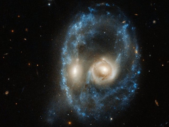 Hubble Abadikan Gambar  Wajah Menyeramkan di Luar  Angkasa 