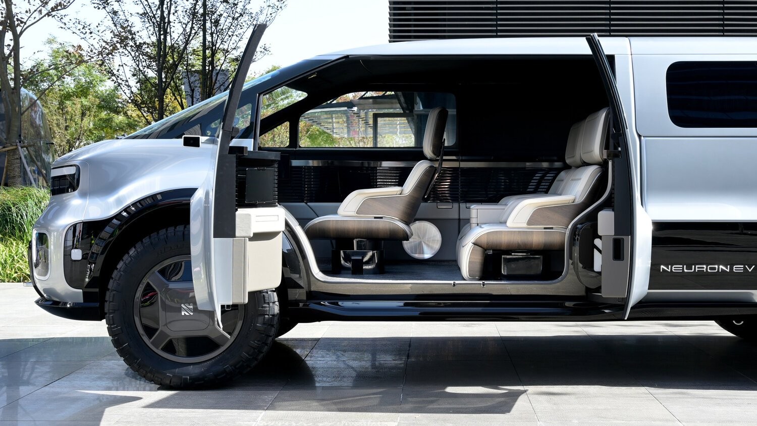 Neuron EV T One Electric Truck 2