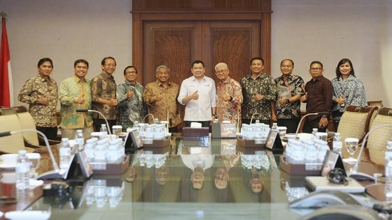HT Dewan Pers 5