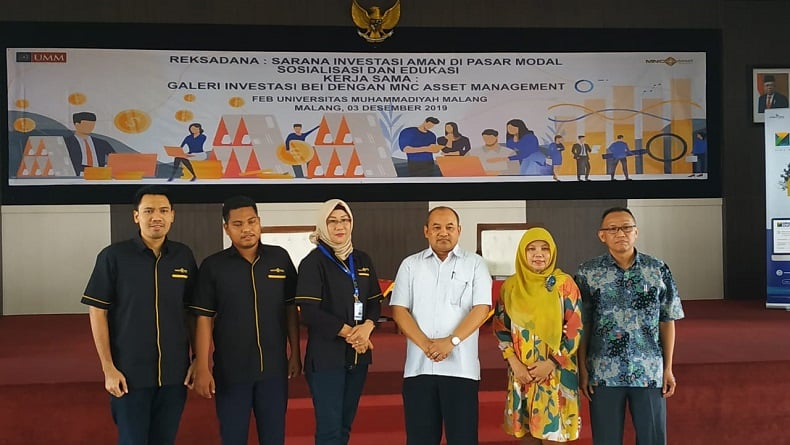 mnc asset management1 Perwakilan dari MNC Asset Management Cabang Surabaya bersama pihak UMM saat kuliah umum bertema “Reksa Dana: Sarana Investasi Aman di Pasar Modal” di UMM, Selasa (3/12/22019). (Foto: MNC Media)