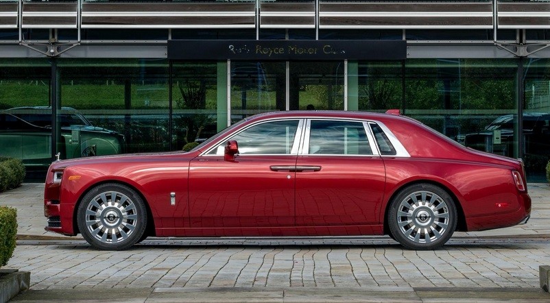 Rolls Royce 2 Rolls Royce Phantom Red Special Edition