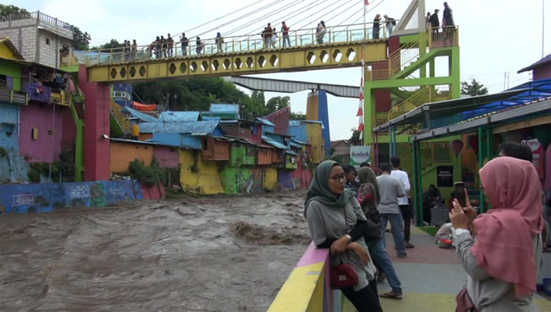  Foto Foto Kampung Warna Warni Jodipan Malang Diterjang Banjir