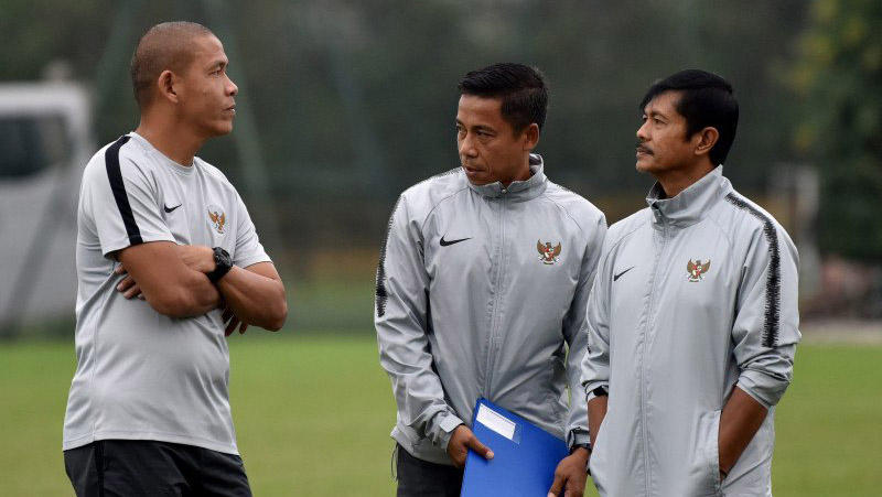 Nova Arianto Indra Sjafri Nova Arianto (kiri) dan Indra Sjafri (kanan) kini menjadi asisten pelatih Timnas Indonesia membantu Pelatih Shin Tae-yong. (Foto: ANTARA/R Rekotomo)