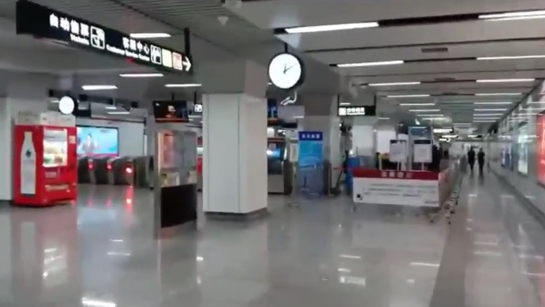 Kondisi stasiun bawah tanah di Hangzhou Kondisi stasiun bawah tanah di Hangzhou, China (Foto: Screenshot video Muhammad Bahrun Najah)