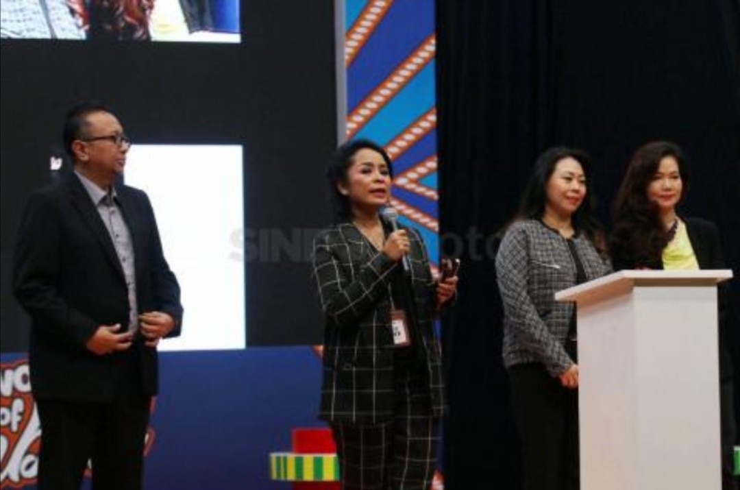 Screenshot 20200212 163449 Manajemen PSS Sleman resmi memperkenalkan Irfan Bachdim (kanan) sebagai rekrutan terbaru mereka, Rabu (12/2/2020). (Foto: iNews/Kuntadi)
