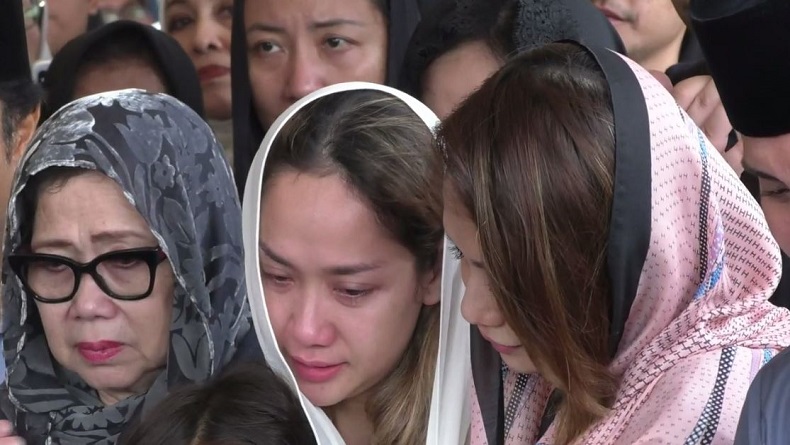 Foto-Foto Suasana Haru Pemakaman Ashraf Sinclair di San Diego Hills