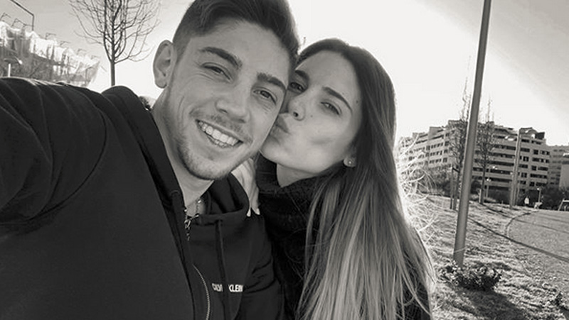 Mina Bonino (kanan) menjalin asmara dengan Federico Valverde. (Foto: Instagram @minabonino)