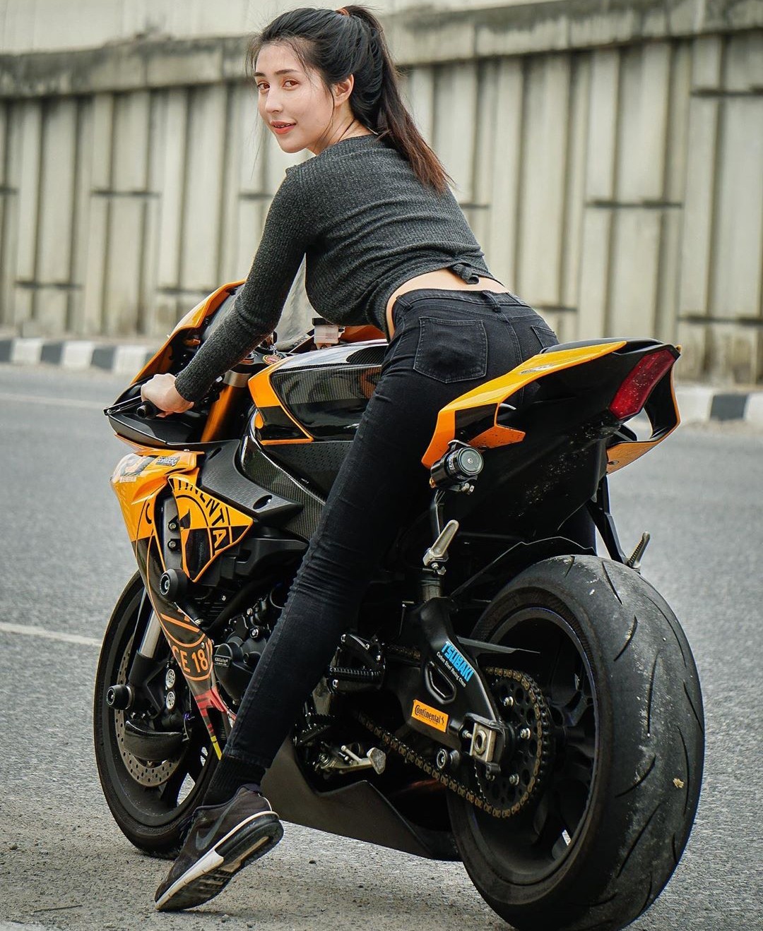 Cewek Naik Ninja : Alasan Mengapa Cewe Suka Dengan Cowo Yang Naik Motor Ninja 250 Atau Satria Fu ...