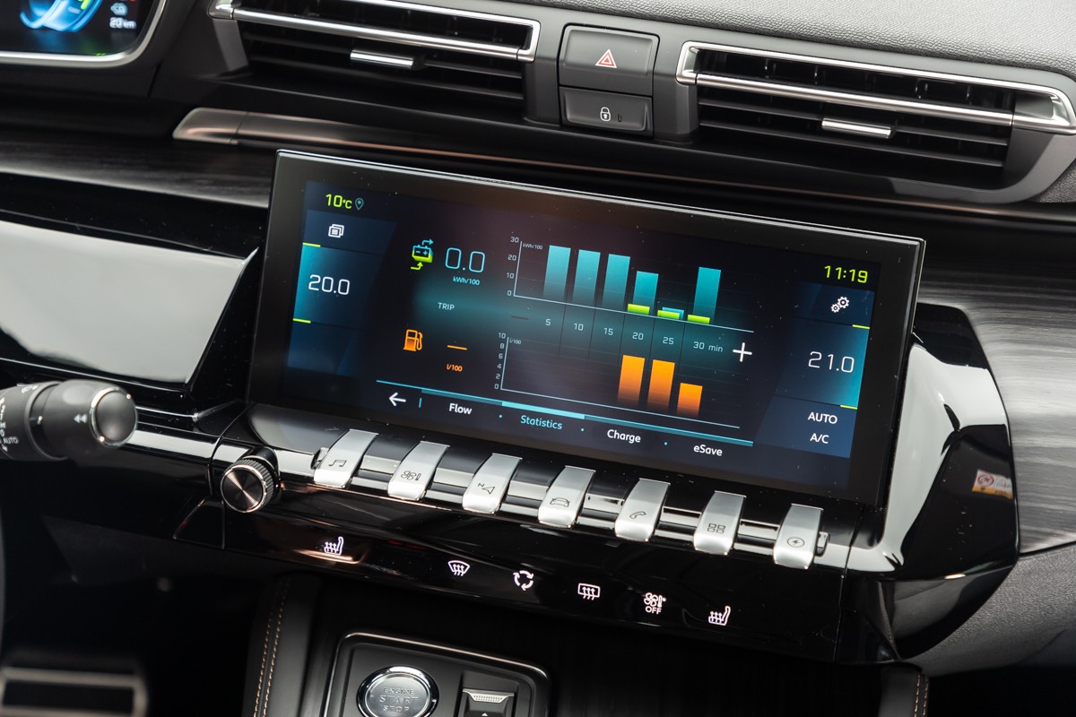 PEUGEOT 508HYBRID TESTDRIVE 0120TC 022