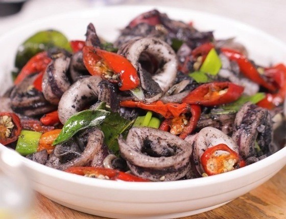 3 Resep Cumi Hitam, Lezat Dimasak Cabai Hijau dan Tumis