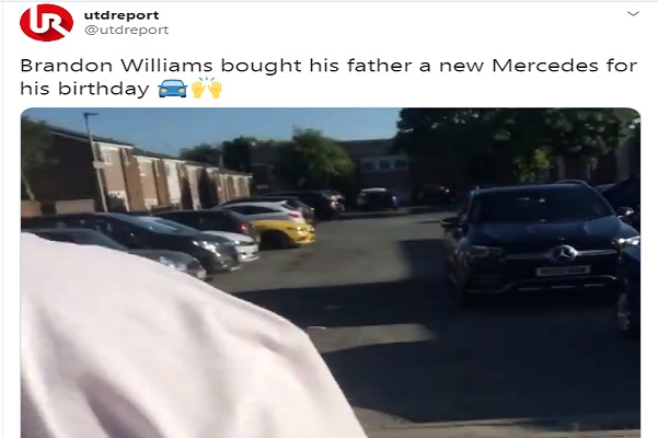 Brandon Williams Pemain muda Manchester United, Brandon Williams, memberikan ayahnya mobil Mercedes sebagai hadiah ulang tahun (foto: Twitter)
