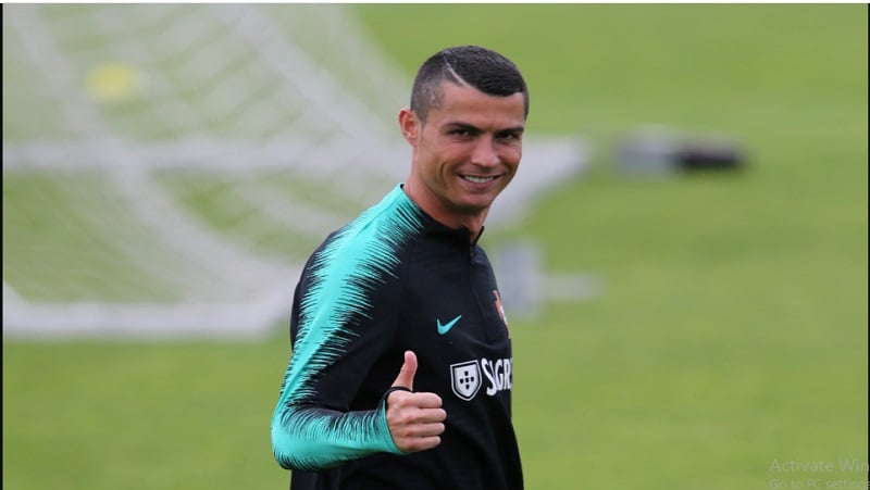 8 Gaya Rambut Nyentrik Cristiano Ronaldo Nomor 5 Mirip Sikat Wc