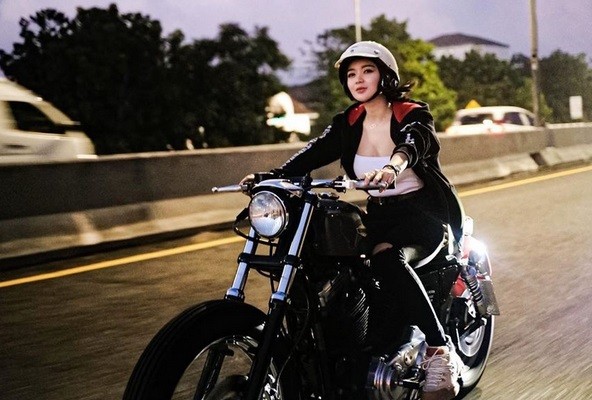 17 Bikers 2