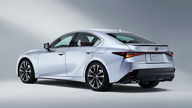 18 Lexus 1 Lexus IS 2021. (Foto: Autoevolution)