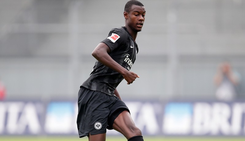 5 Evan N Dicka Bek Frankfurt, Evan N'Dicka (Foto: Twitter)