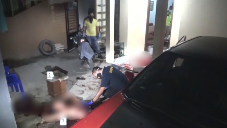 Mayat, Pembunuhan Aco Ahmad Yusuf (40) warga Kabupaten Gowa, Sulsel ditemukan tewas dengan bersimbah darah. Polisi sedang olah TKP (Bugma/iNews)