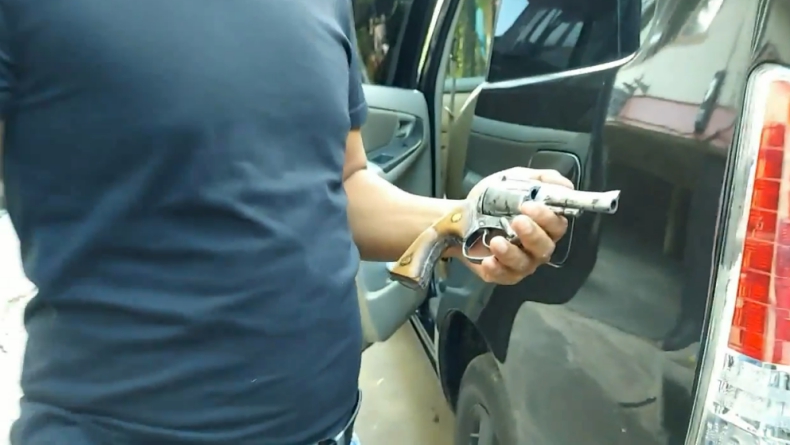 Senpi rakitan Senjata api rakitan yang diamankan polisi (Firdaus/iNews)