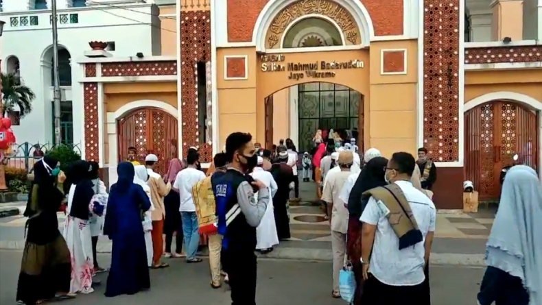 Salat Idul Adha di Masjid Agung Palembang (Bambang Irawan/iNews)