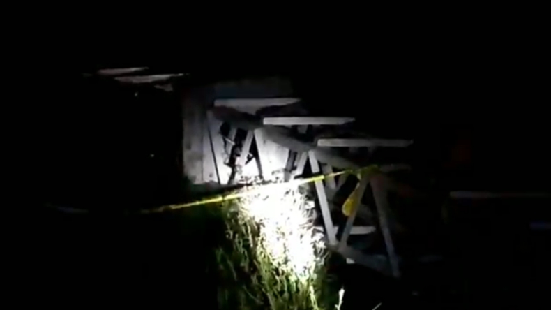 Sutet roboh Tiang sutet yang roboh yang menewaskan empat orang di Sumedang (Beben HVA/iNews)