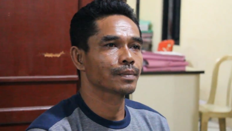 Sabar Sabar, pria asal Muara Enim, Sumsel ini menjadi korban penipuan istri sirinya, Wynda Susanti yang mengaku sebagai anggota Polri berpangkat AKBP (Agung Sulistyo/iNews)