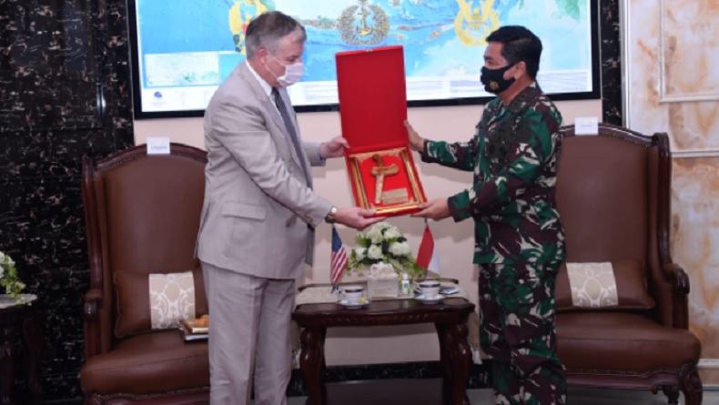 Panglima TNI Panglima TNI Marsekal TNI Hadi Tjahjanto menerima kunjungan kehormatan US Under Secretary of Defense for Policy, James H. Anderson, Jakarta, Kamis (17/9/2020). (Foto: Puspen TNI).