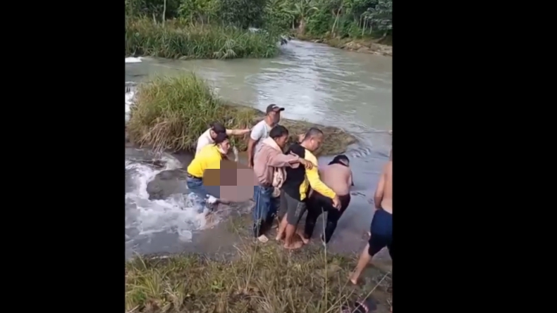 pemancing tewas-1 Jenazah pemancing di Pematangsiantar tersangku di sungai (Dharma Setiawan/iNews)