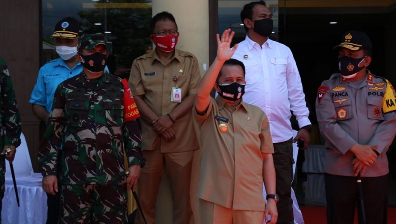 Suasana saat peluncuran Gerakan Sejuta Masker kepada Masyarakat Sulut oleh Polda Sulut di Lapangan Mapolda Sulut, Selasa (29/9/2020). (Foto: Istimewa)