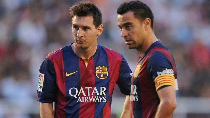 Lionel Messi (kiri) masih kalah jumlah penampilan dengan Xavi Hernandez di Barcelona. (Foto: Sportskeeda)