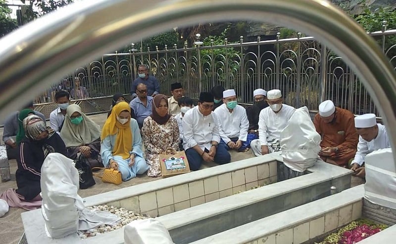 Keutamaaan Ziarah Kubur di Hari Jumat