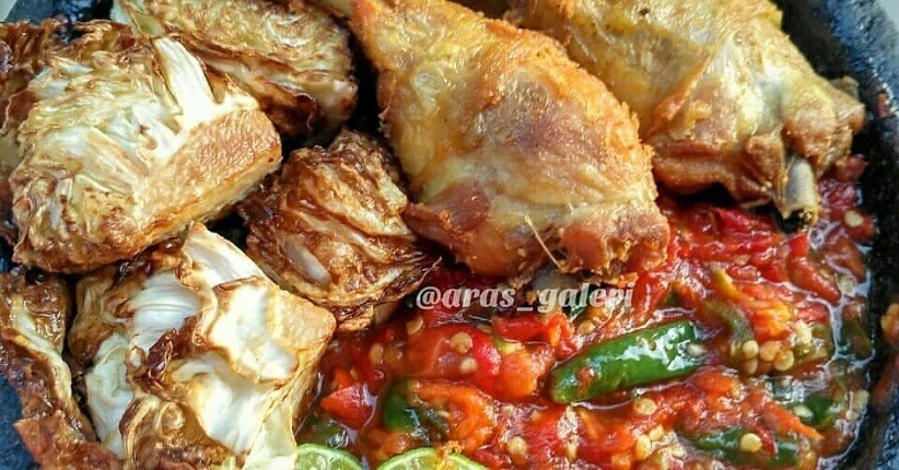 Resep Sambal Tomat Enak Disantap dengan Ayam Goreng, Bumbunya Simpel