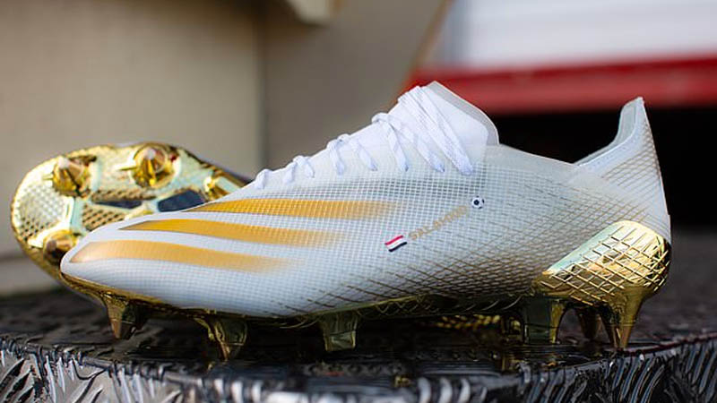 Foto Sepatu Mohamed Salah Adidas mengeluarkan sepatu khusus untuk Mohamed Salah. (Foto: The Sun)