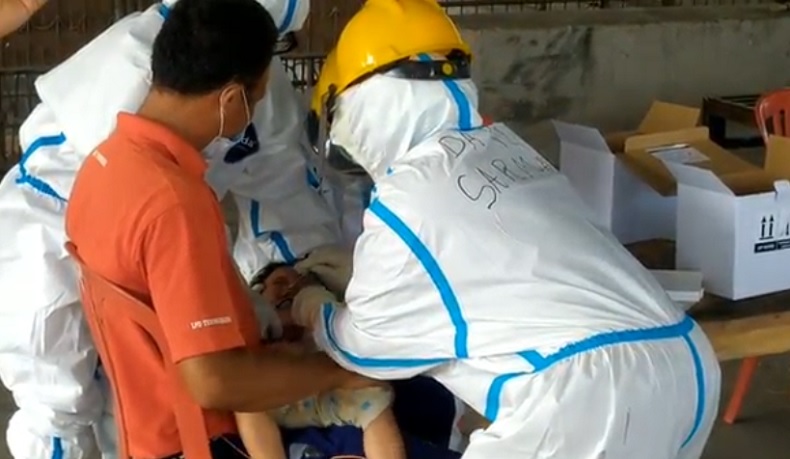 tes swab ubud 3 Tes swab ratusan warga Ubud, Bali terkait penyebaran Covid-19 klaster upacara adat, Jumat (13/11/2020). (iNews.id/Nyoman Astana)