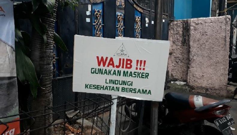 A warning board to the congregation to comply with health protocols (Photo: Sindo / Bagja)