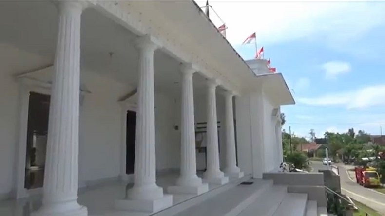 istana merdeka pacitan 1 istana merdeka pacitan