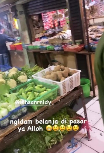 Tata Janeeta Ngidam Pasar Tradisional