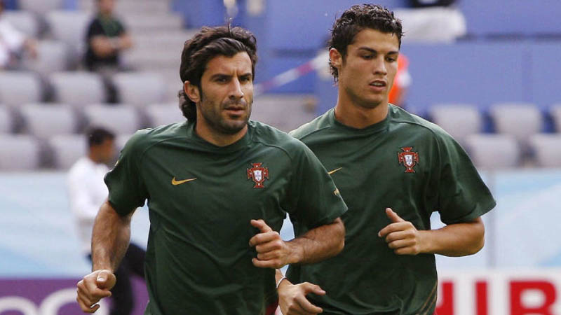 Ronaldo Figo Cristiano Ronaldo (kanan) dan Luis Figo. (Foto: Geki)