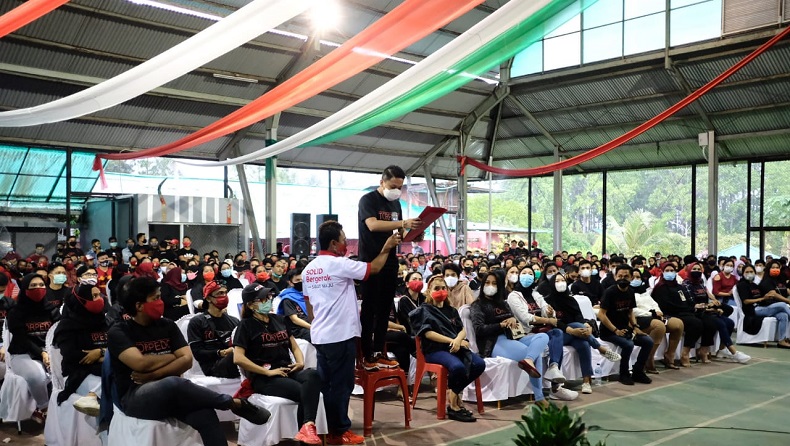 Tim Torpedo dukung Olly-Steven1 Tim Torpedo (Torang Pendukung Dondokambey Comunity) mendeklarasikan dukungannya untuk pemenangan Paslon Nomor Urut 3, Olly-Steven di Rumah Kaca, Kolongan, Minahasa Utara, Sulut, Selasa (1/12/2020). (Foto: Istimewa)