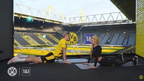 Erling Braut Haaland dan Pamela Reif Foto: Youtube