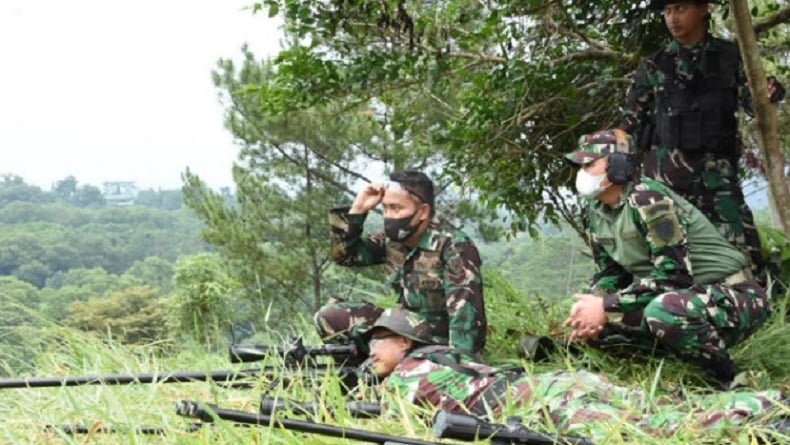 Latihan prajurit TNI yang dijuluki Pasukan Setan. (Foto: Sindonews).