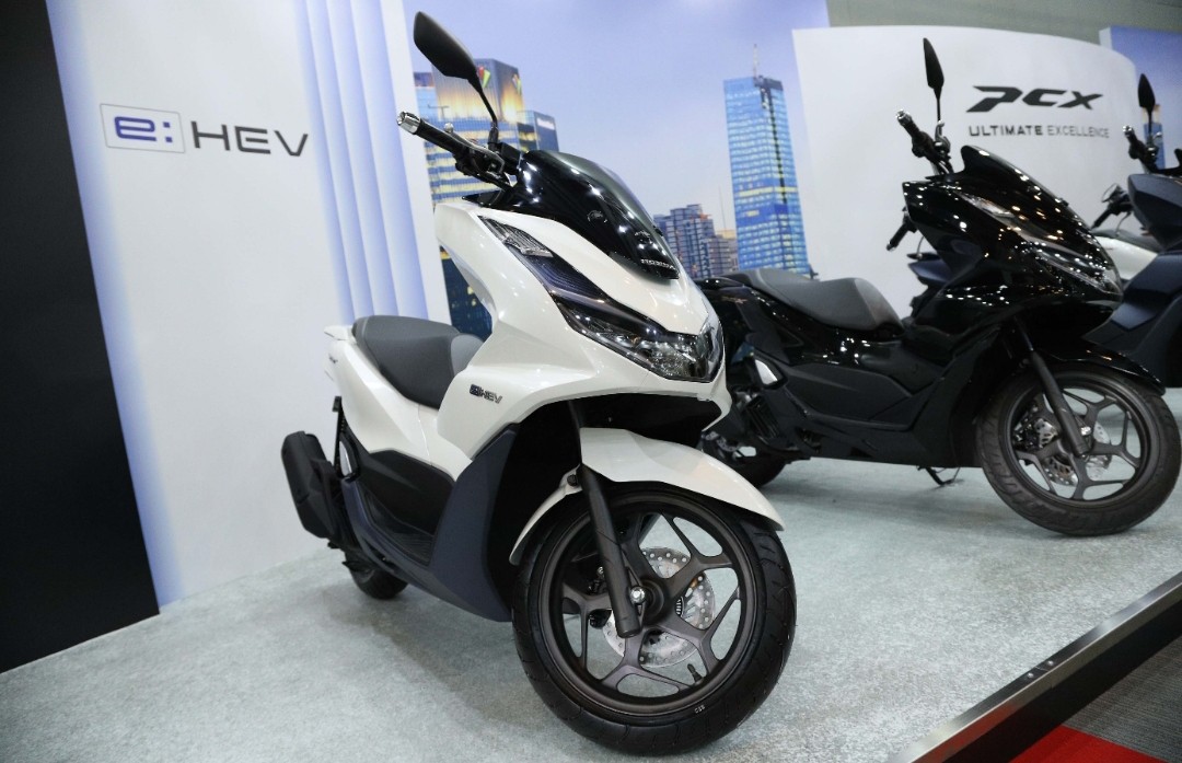 Honda Luncurkan PCX Terbaru 160 Cc dan Model Hybrid