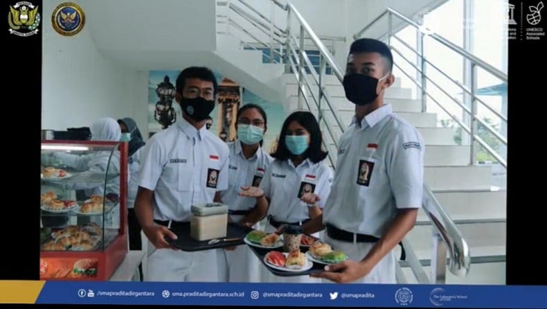 Siswa SMA Pradita Dirgantara Siswa SMA Pradita Dirgantara