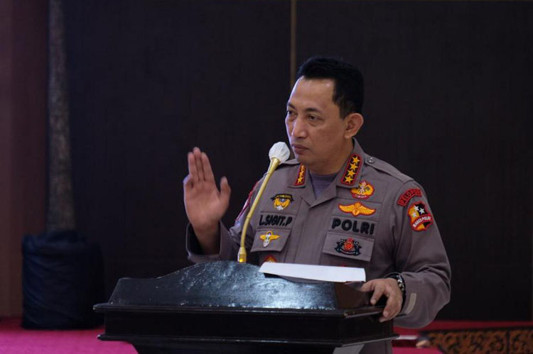 kapolri listyo sigit Kapolri Jenderal Pol Listyo Sigit Prabowo memberikan arahan kepada pejabat utama Polda DIY dan Kapolres se-Polda DIY di Mapolda DIY, Jumat (19/2/2021). (Foto: Dok Humas Polda DIY)