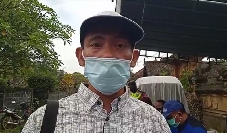 Kepala Dusun Magatelu Kepala Dusun Magatelu I Made Suardana. (Foto: iNews/Yunda Ariesta)