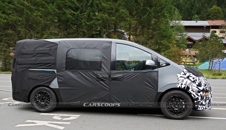 24 Hyundai H1