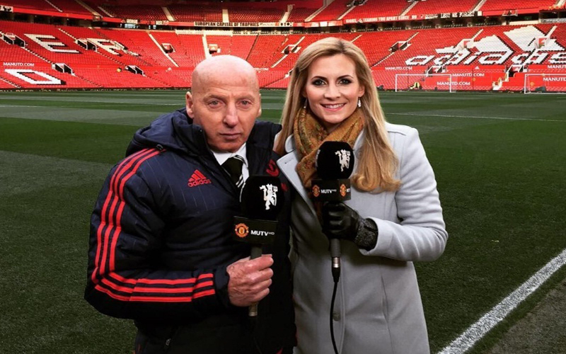 Hannah East 1 Hannah East saat bertugas di Old Trafford (Foto: The Sun)