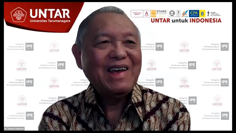 Foto Universitas Tarumanegara Manfaat vaksinasi sangat menolong untuk mencegah sakit Covid-19,