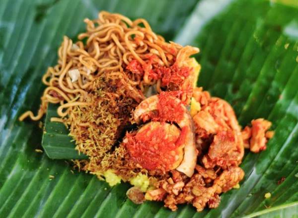 Nasi jinggo salah satu makanan khas Bali halal. (Foto: Instagram @masyege)