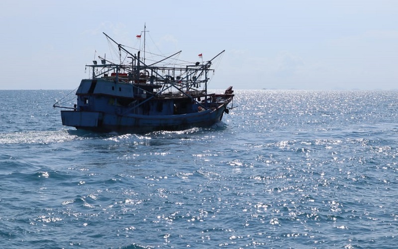 Kementerian Kelautan dan Perikanan (KKP) menertibkan delapan kapal ikan Indonesia yang melakukan pelanggaran operasional di perairan Laut Natuna Utara dan Perairan Madura.