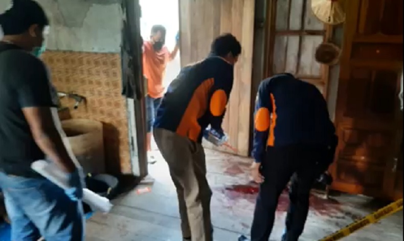 Pembunuhan Pasutri Mempawah Pasangan suami-istri di Mempawah, Kalimantan Barat diduga menjadi korban pembunuhan. (Foto: iNews.id/Uun Yuniar)