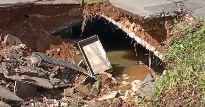 GDC Ambles 2 Seorang pedagang di Pasar Argosari, Wonosari, Gunungkidul di kiosnya. (Foto: iNews.id/Kismaya Wibowo)